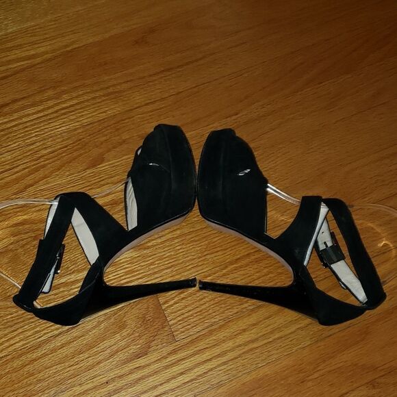 Ron Donovan Heels  - Picture 7 of 9